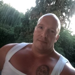 Adam38 bélyegképe